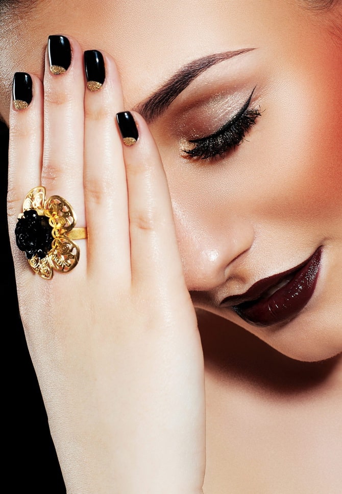 New Year’s manicure 2024 in black: stylish options for the holidays 27