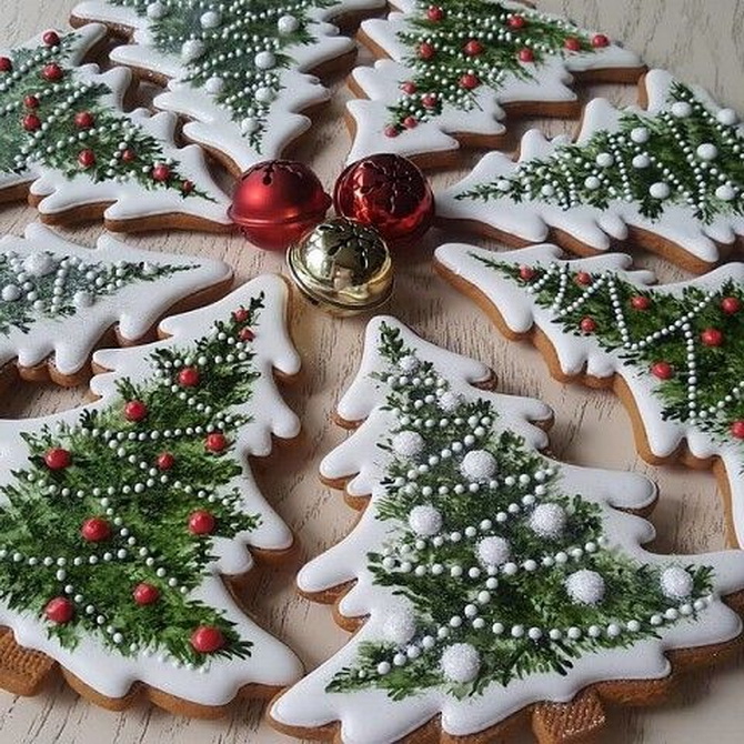 How to beautifully paint gingerbread cookies for New Year and Christmas 15