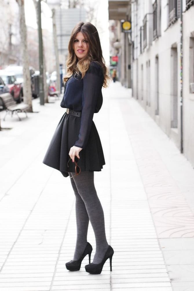 Gray tights: what to wear with this spring’s fashion trend 2