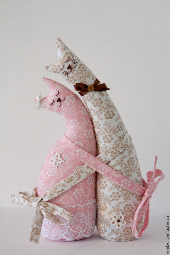 Cats in love: textile craft for Valentine’s Day 3