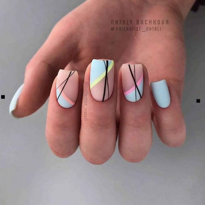Two Tone Nails 2024: the best combinations and photo ideas 22