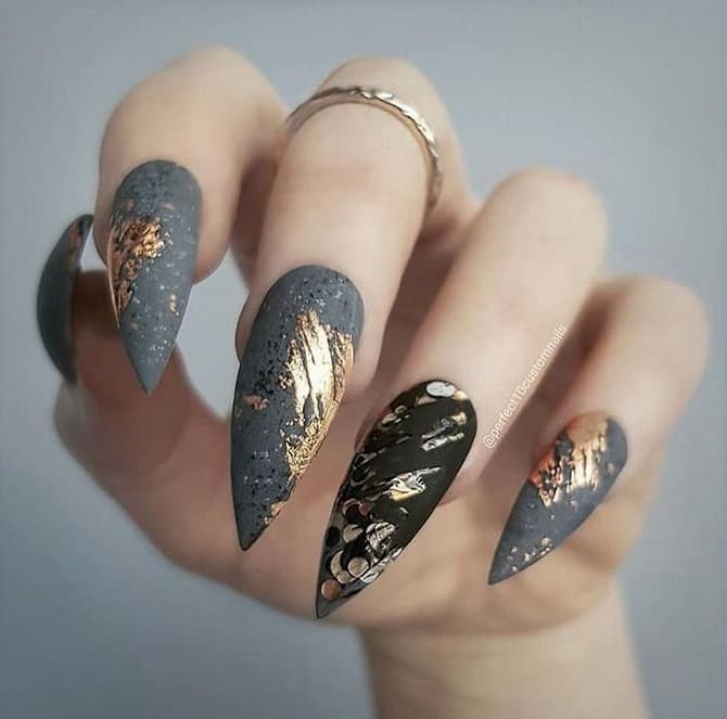 Golden manicure 2024: fashion ideas with photos 8