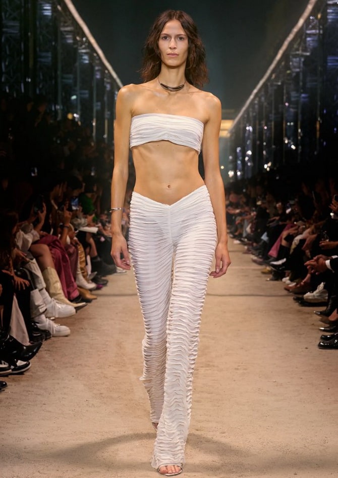 8 fashionable trousers for the spring-summer 2024 season: from fashion catwalks to your wardrobe 22