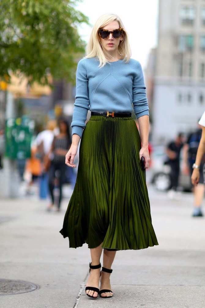 The combination of blue and green in fashionable looks: ideas for all occasions 12