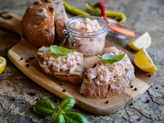 Original recipes for fish pate that will delight you with its taste 2