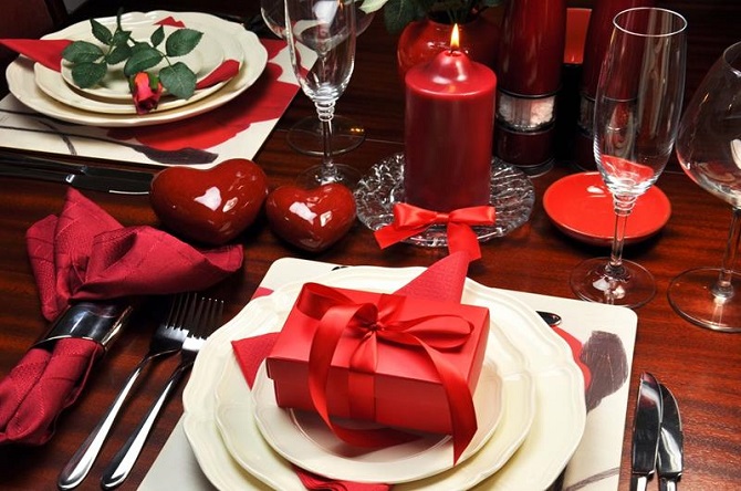 So dekorieren Sie einen Tisch zum Valentinstag: neue Ideen mit Fotos 3