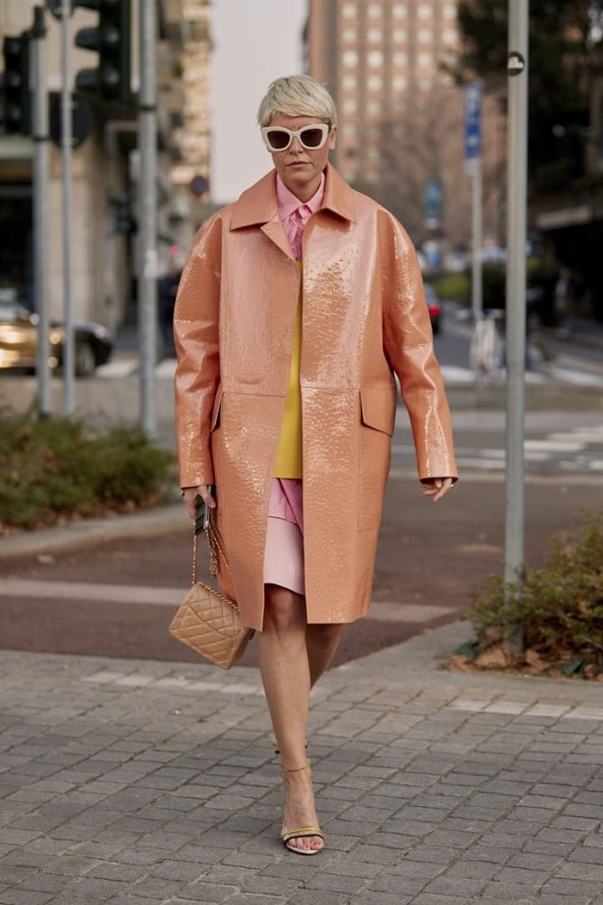 Leder-Trenchcoat – wie man diesen Frühling einen Modetrend trägt 12