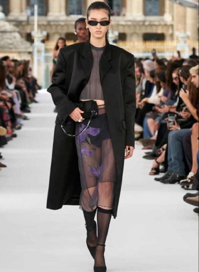 Fashionable transparent skirts for spring 2024: current trends 9