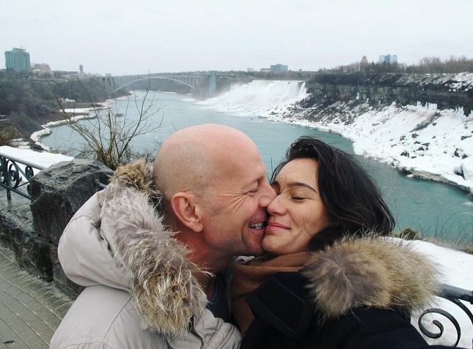 Bruce Willis’s wife showed their rare romantic photo 1
