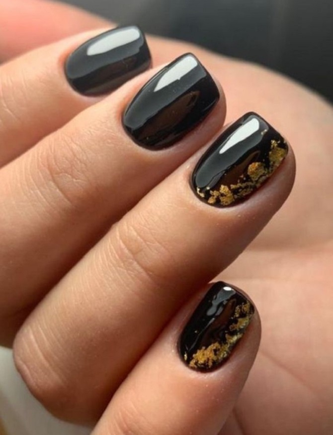 Black manicure is a fashion trend for the spring season 2024 5