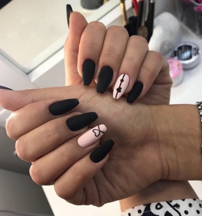 Black manicure is a fashion trend for the spring season 2024 9