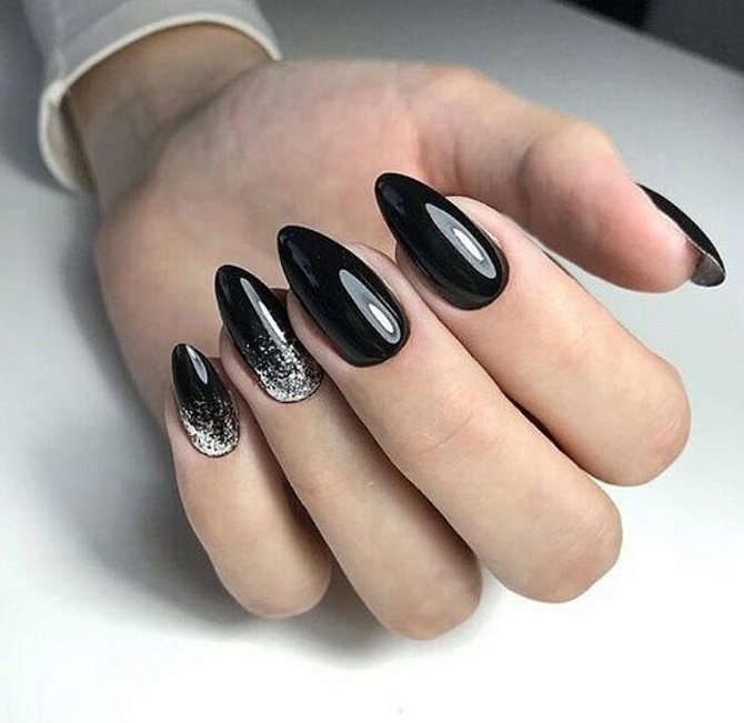 Black manicure is a fashion trend for the spring season 2024 11