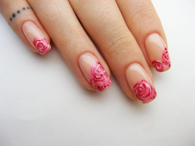 Manicure with roses – fashionable options for delicate nail designs 6