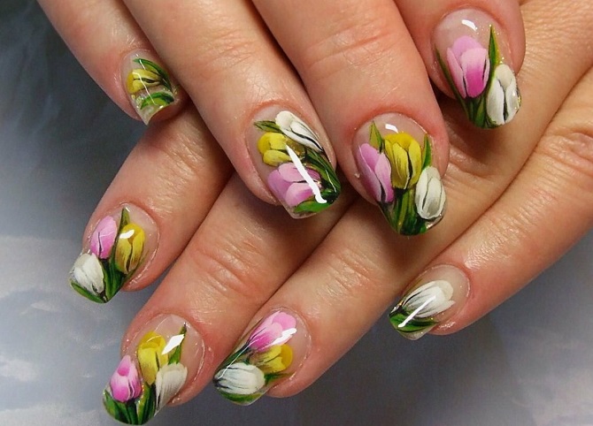 Маникюр с тюльпанами на 8 марта: стильные идеи декора ногтей 11