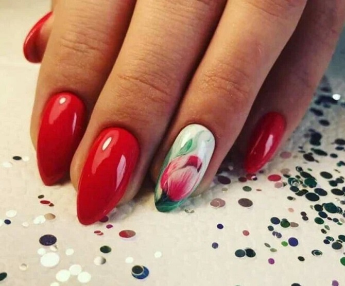 Manicure with tulips on March 8: stylish nail decor ideas 7
