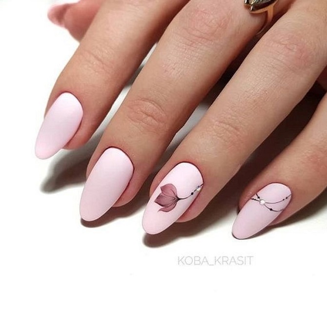 Manicure with tulips on March 8: stylish nail decor ideas 9