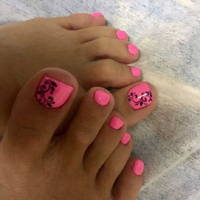 Pink pedicure – fashion ideas for spring and summer 2024 9