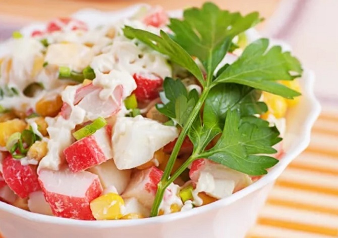 Originelle Salate für den 8. März: Rezepte für köstliche Gerichte für das Feiertagsmenü 1
