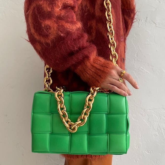 Bags with chains – a fashion trend for the spring 2024 season 7