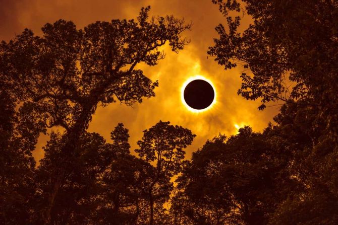 Повне сонячне затемнення 8 квітня 2024 року: чим воно унікальне 2