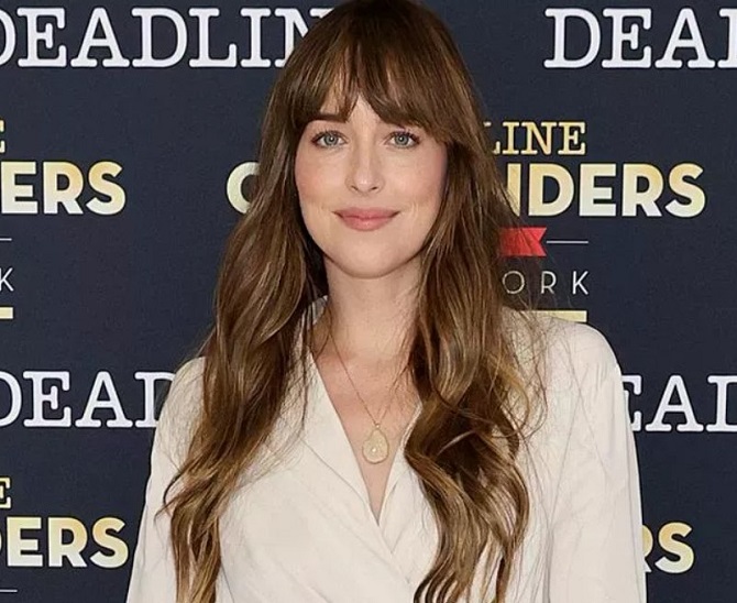 Actress Dakota Johnson gets married for the first time 1