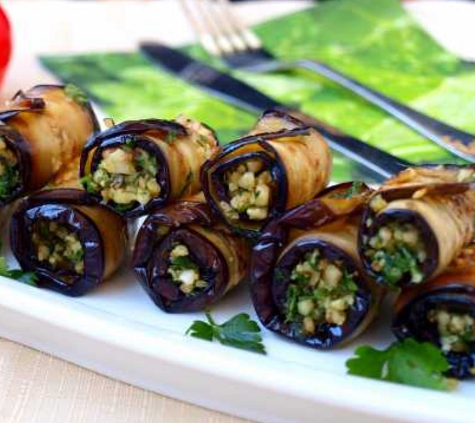 Delicious eggplant rolls – simple recipes for gourmets 1