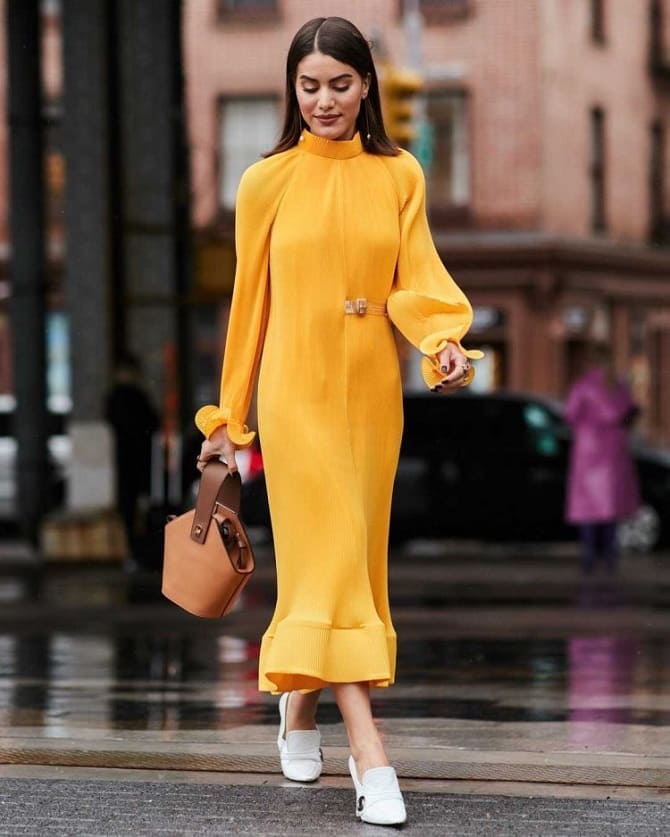Fashionable yellow dresses spring-summer 2024: stylish models 1