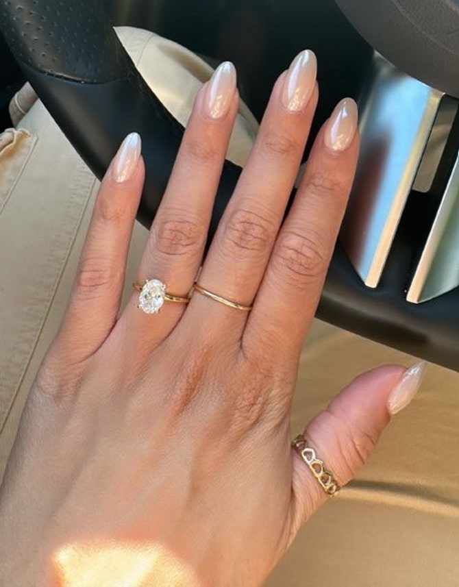 Stylish manicure options that will suit any look 12