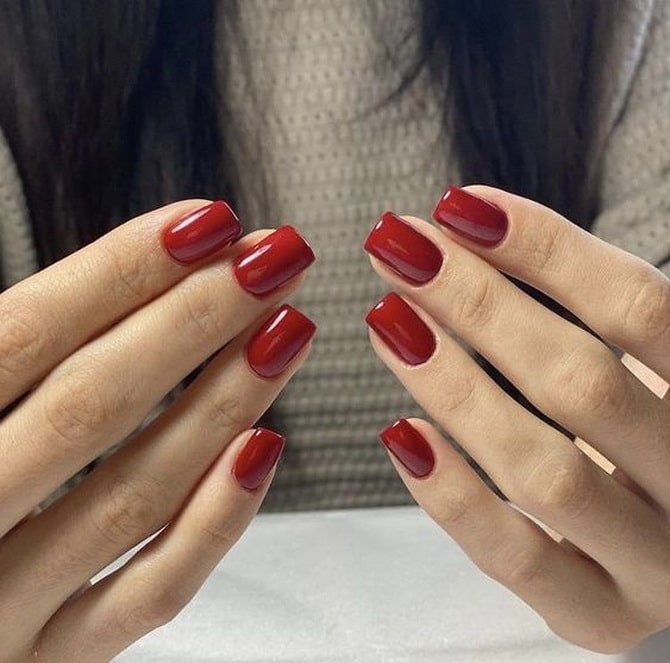 Manicure colors that age the hands of women over 50 6