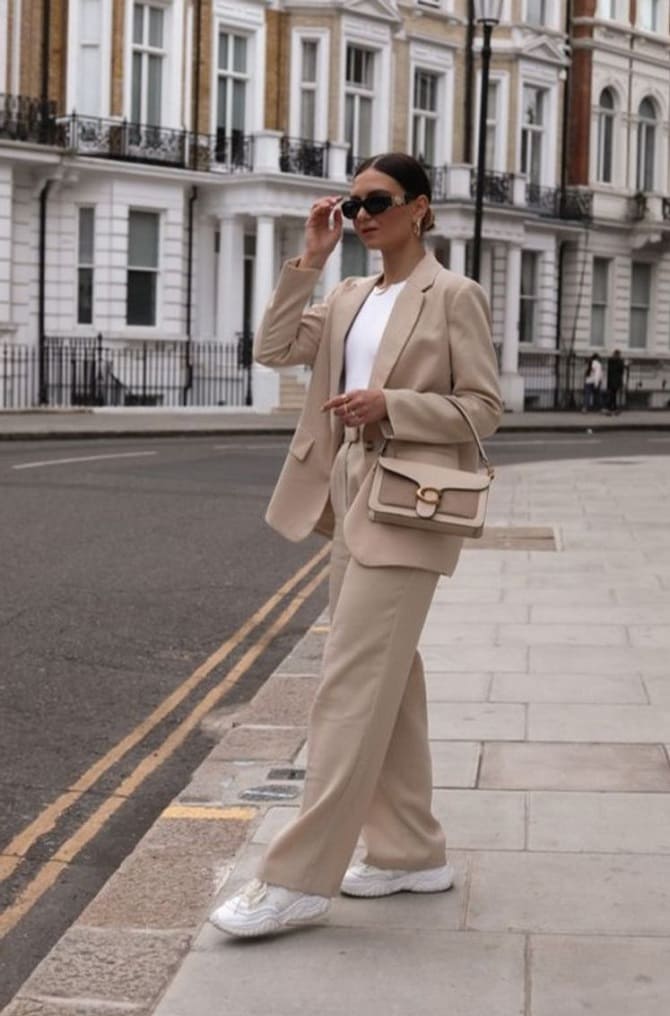 The 5 most popular pants this spring: what every woman should have in her wardrobe 2