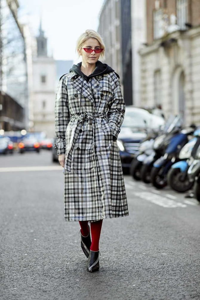 Fashionable checkered coats: current models for warm spring 7
