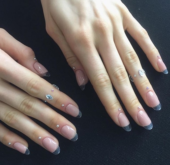 Transparent French: fashionable ideas for original French manicure 10