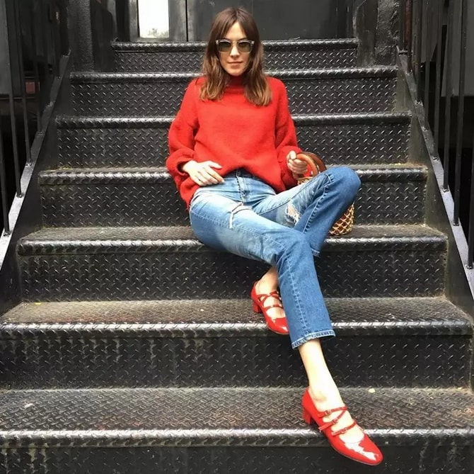 Red shoes – what to wear with the bright trend of 2024 1