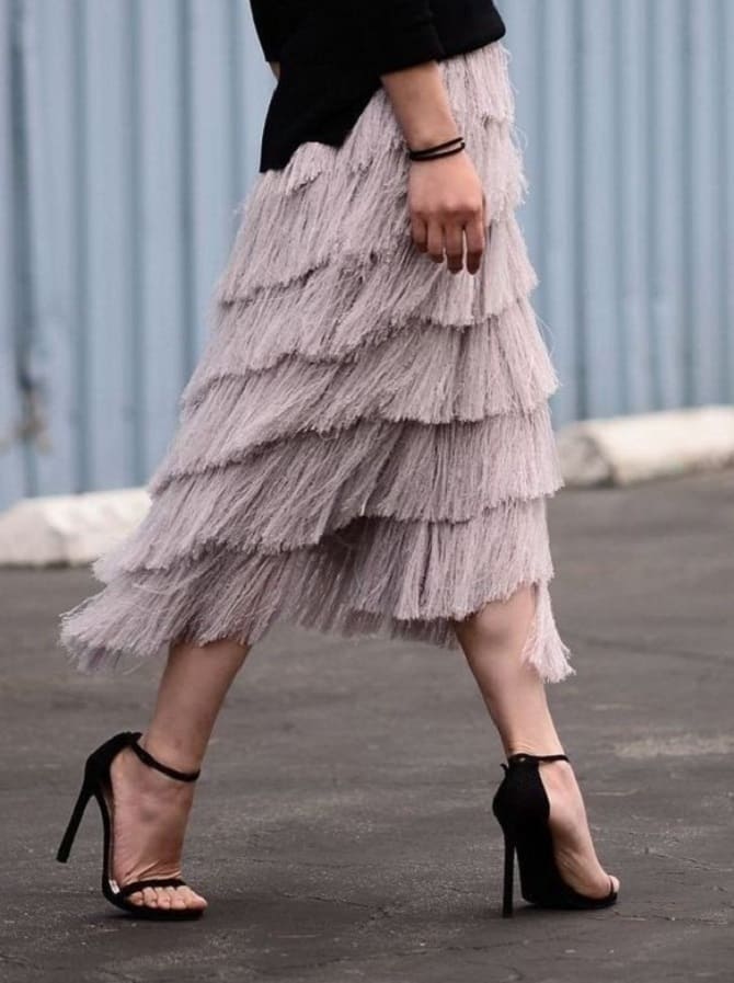 Fashionable skirts with fringe: stylish models for the spring-summer season 2024 1