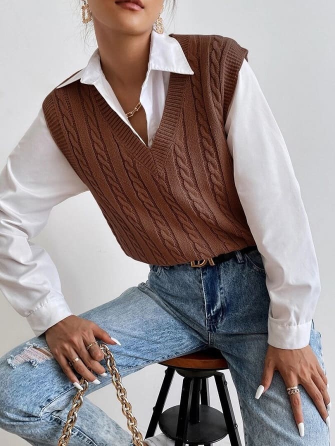 Knitted vest is the hottest trend this spring 9