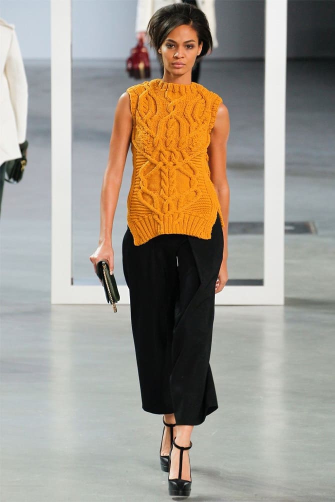 Knitted vest is the hottest trend this spring 10