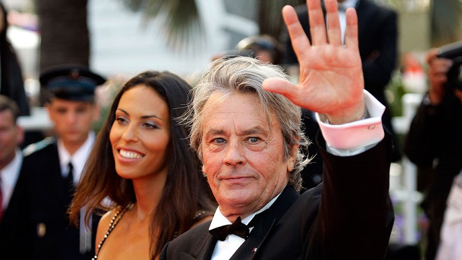 Alain Delon will no longer be able to manage his property 1
