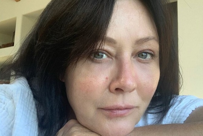 Actress Shannen Doherty is selling her items 1