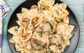 How to cook farfalle pasta with cheese and mushrooms