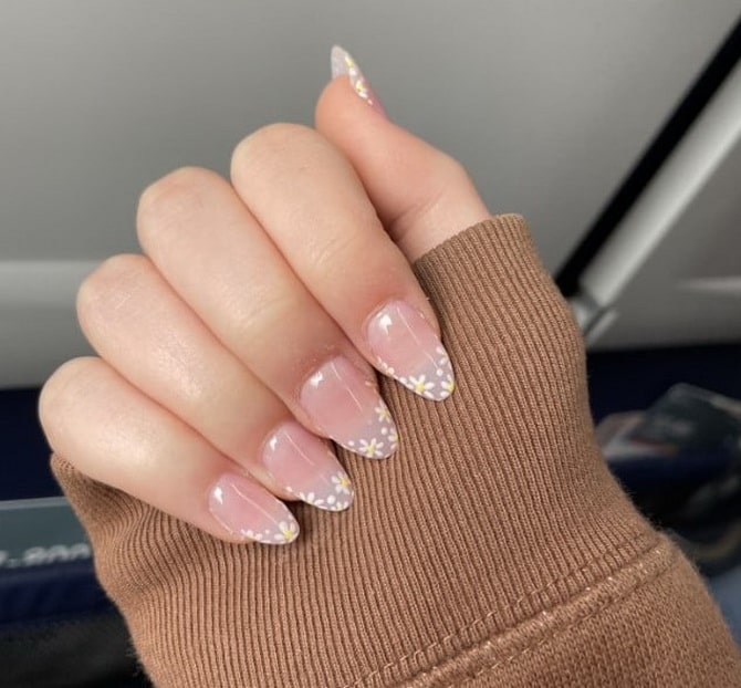 French manicure 2024: 8 trending designs 7
