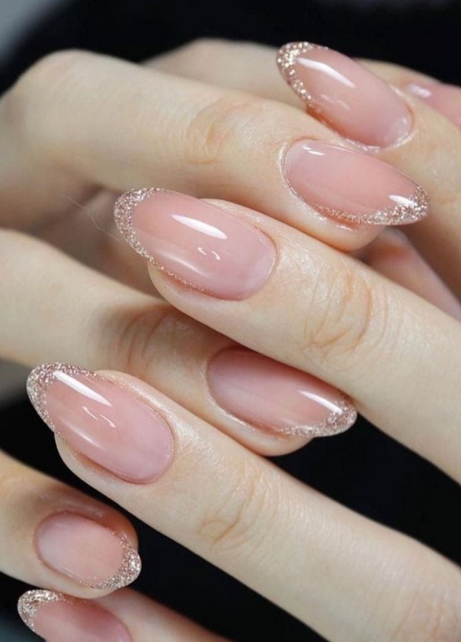 French manicure 2024: 8 trending designs 9