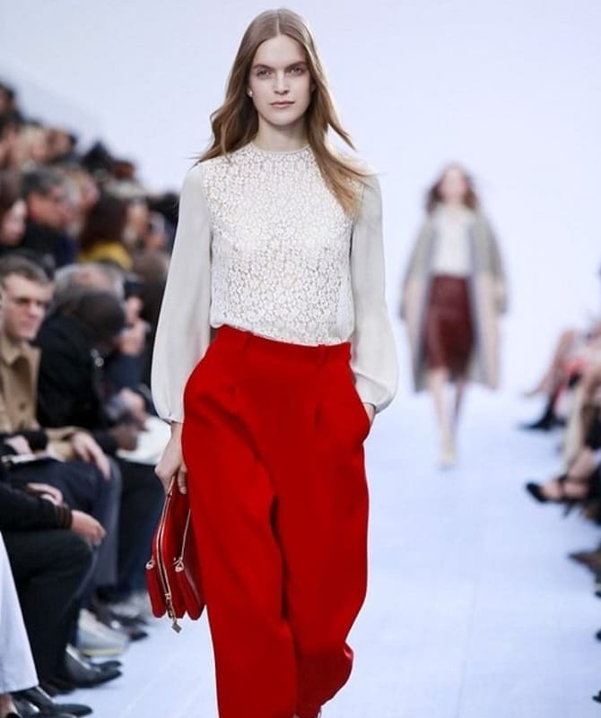 How to wear red pants this summer: fashionable looks 8