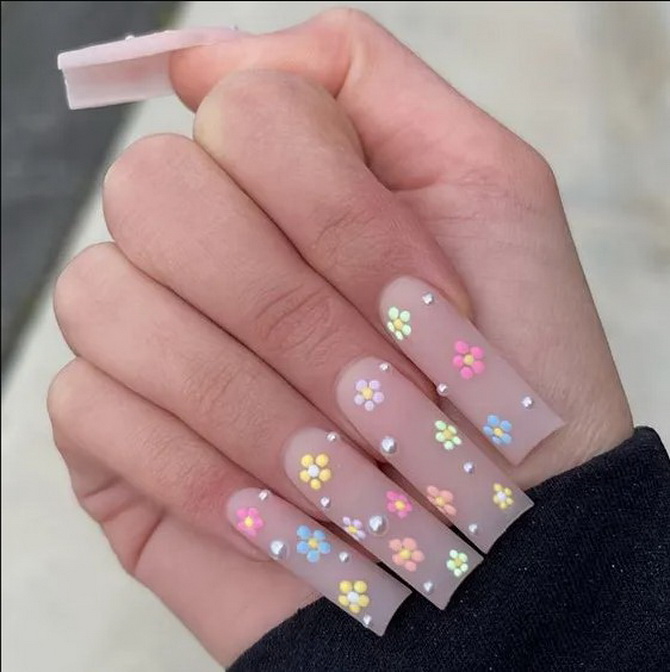 The most fashionable prints in manicure for summer 2024 12