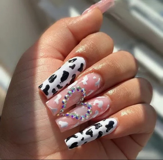 The most fashionable prints in manicure for summer 2024 10
