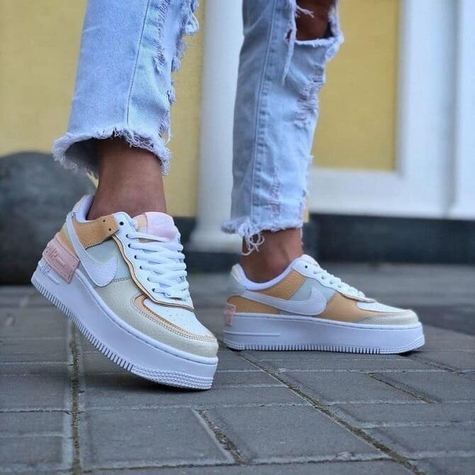 Fashionable women’s sneakers for summer 2024: what to choose for fashionistas 9