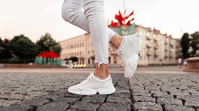 Fashionable women’s sneakers for summer 2024: what to choose for fashionistas 1