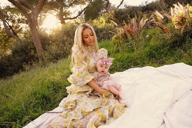 Paris Hilton präsentierte zum ersten Mal ihre neugeborene Tochter 1