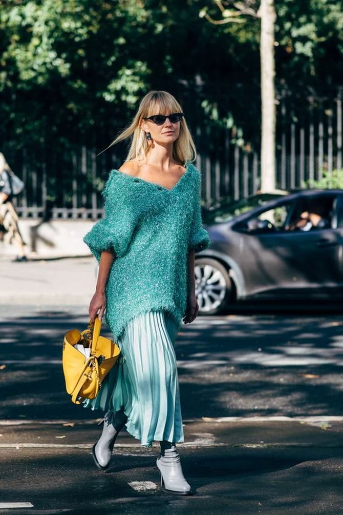 How to wear an oversized sweater with skirts: choosing the style of the skirt 4