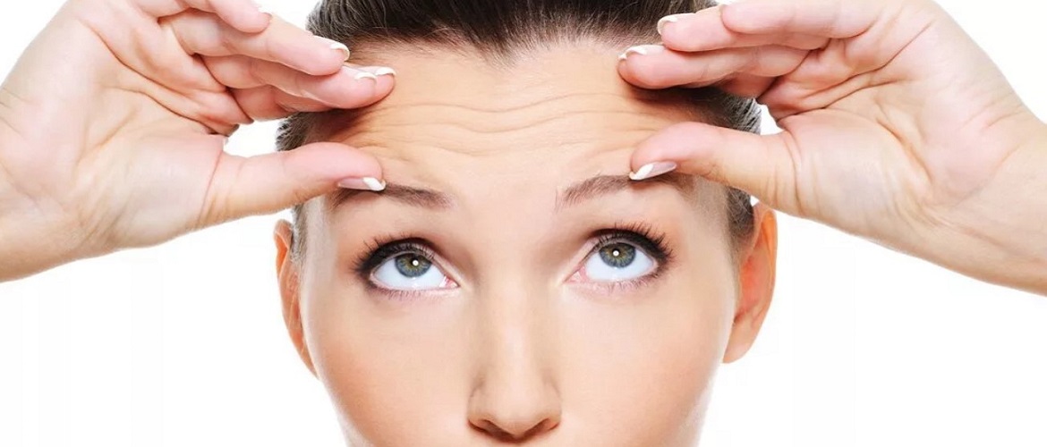 5 einfache Möglichkeiten, Stirnfalten zu reduzieren