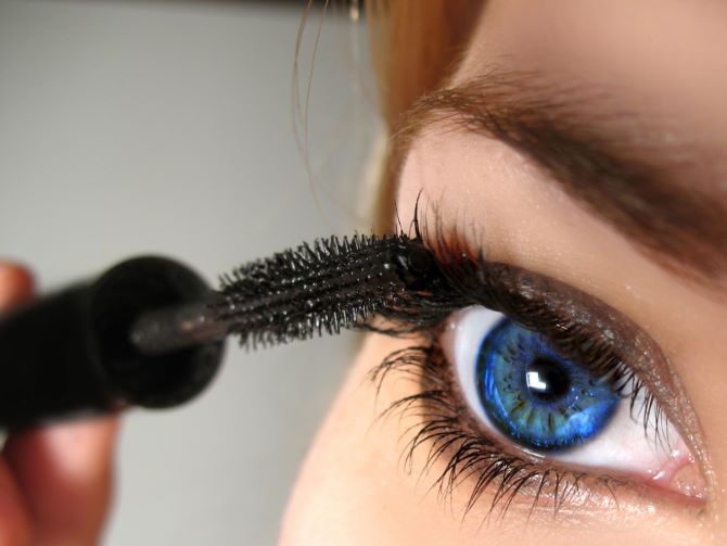 Mistakes when using mascara: how to avoid common problems 3